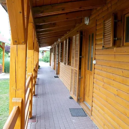 Szazszorszep Es Liliom Daire *