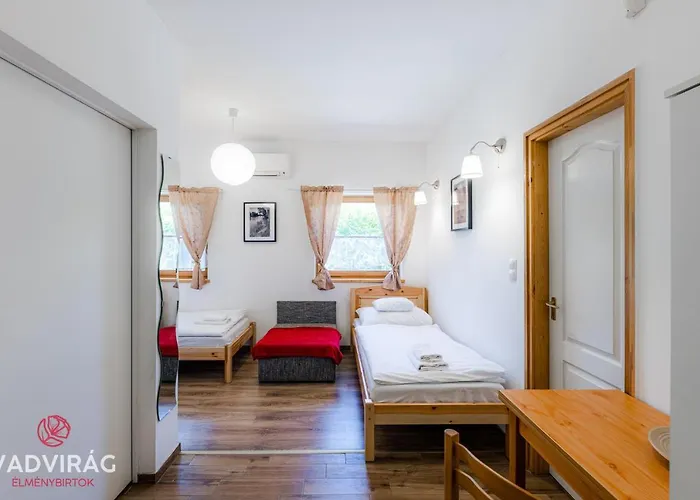 Szazszorszep Es Liliom شقة Szigetbecse