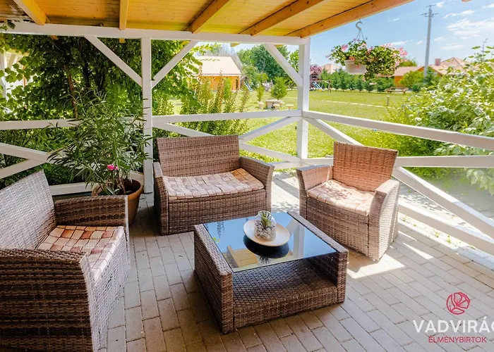 شقة Szazszorszep Es Liliom Szigetbecse